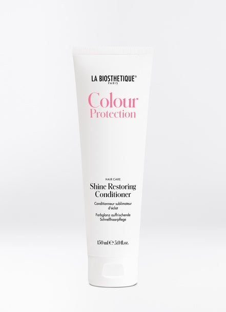 Without weighing it down, the conditioner detangles and conditions chemically treated hair, seals colour pigments inside the hair, protects the hair against negative environmental influences and gives it softness, colour brilliance and shine. Shop online or in store at Shampoo Hair Bar in Victoria, BC.